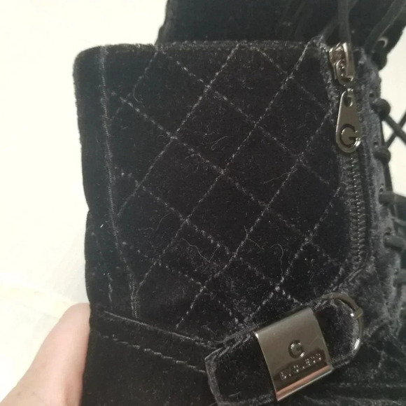 G by Guess Black Velvet Quilted  Combat Boots 6 - Picture 9 of 15